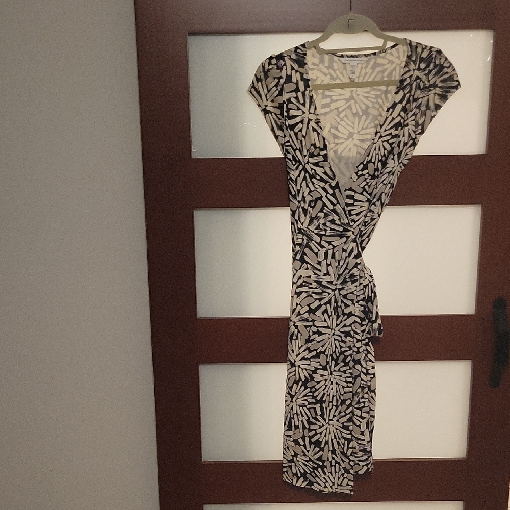 Diane Von Furstenberg Black and White Floral Midi Dress